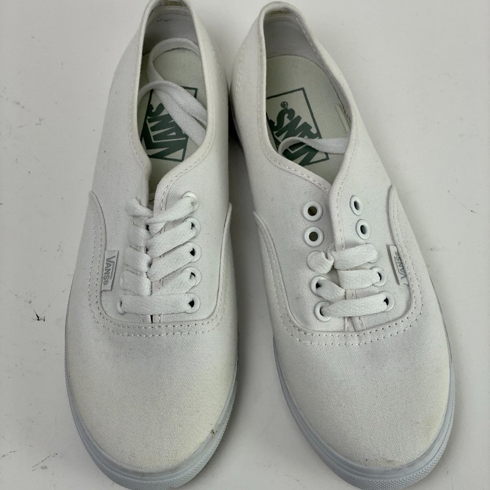 White Vans Shoes Never Worn Unisex Mens 5.5 Womens 7